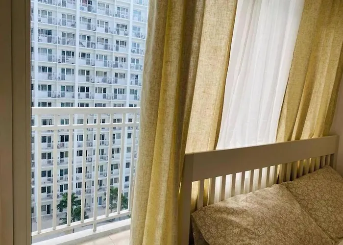 Apartment Dtravellers 2 At Shore 1 Tower C Manila